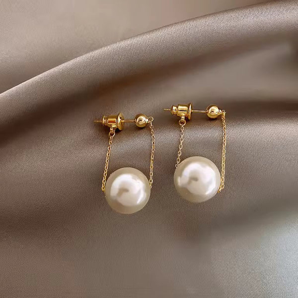 Hanging Pearl Earrings